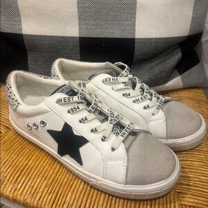 Vintage Havana sneakers size 5.5